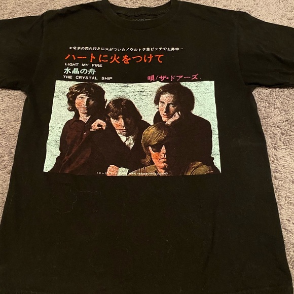 Brandy Melville Tops - FOR TRADE Brandy Melville tee and headphones